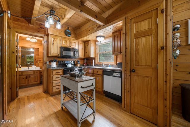 3629 Country Pines Way, Sevierville, TN 37876