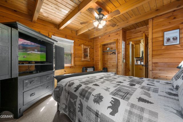 3629 Country Pines Way, Sevierville, TN 37876