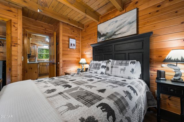 3629 Country Pines Way, Sevierville, TN 37876