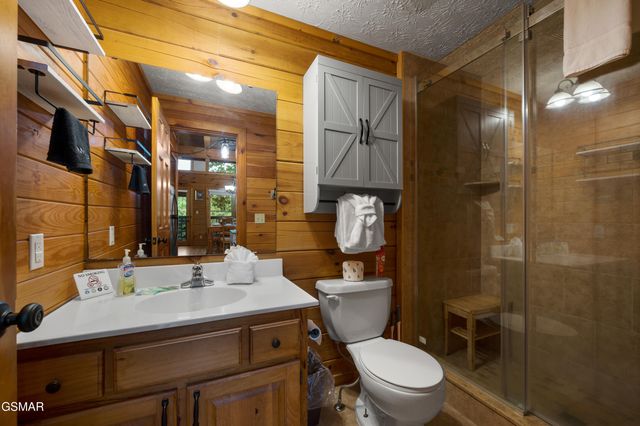 3629 Country Pines Way, Sevierville, TN 37876