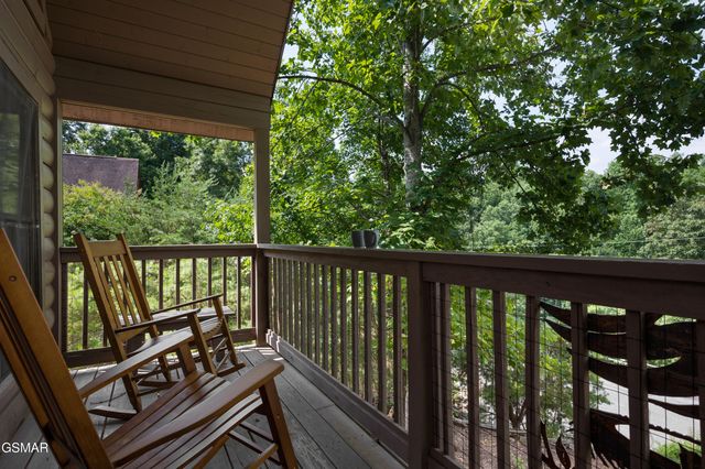 3629 Country Pines Way, Sevierville, TN 37876