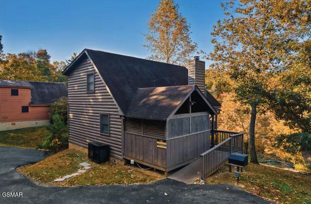 3629 Country Pines Way, Sevierville, TN 37876