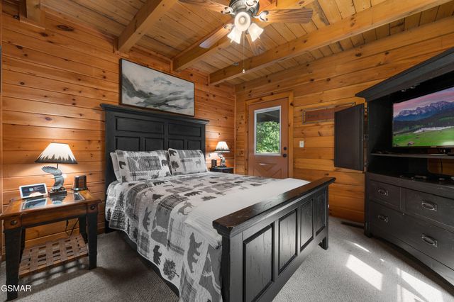 3629 Country Pines Way, Sevierville, TN 37876