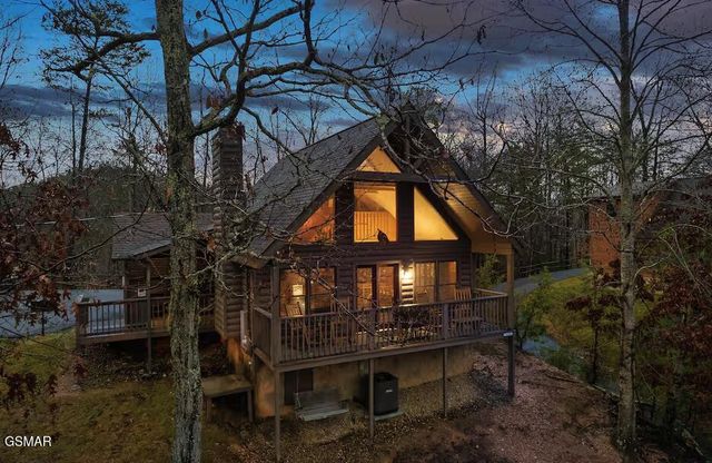 3629 Country Pines Way, Sevierville, TN 37876