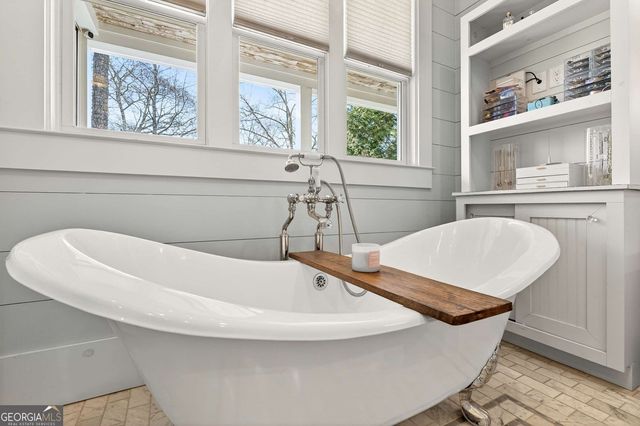 52 Woodstock Road, Roswell, GA 30075