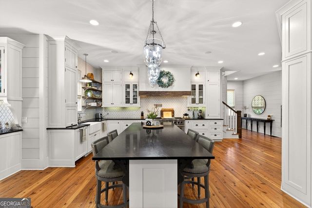 52 Woodstock Road, Roswell, GA 30075