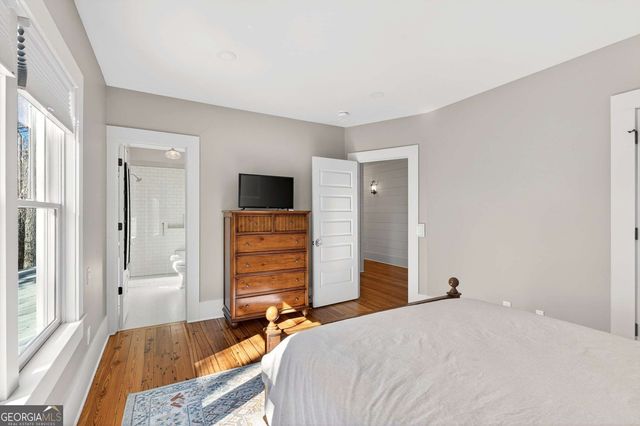 52 Woodstock Road, Roswell, GA 30075