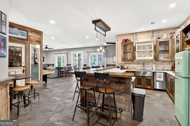 52 Woodstock Road, Roswell, GA 30075