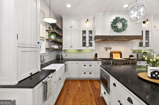 52 Woodstock Road, Roswell, GA 30075