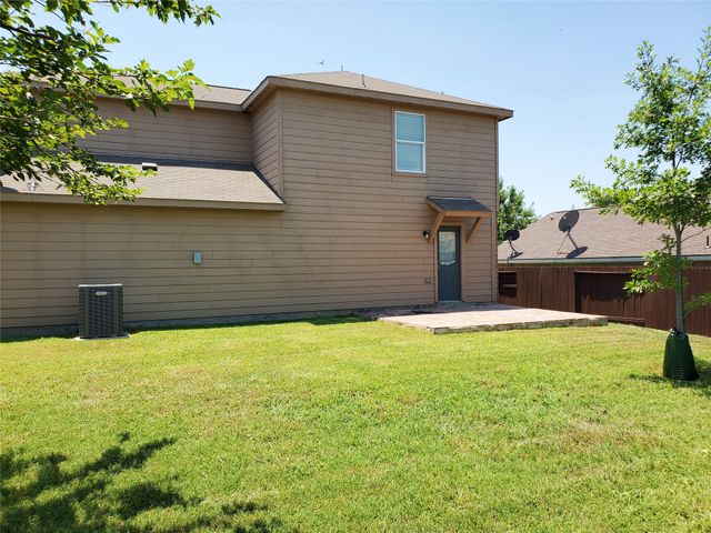 110 Outfitters Court, Newark, TX 76071