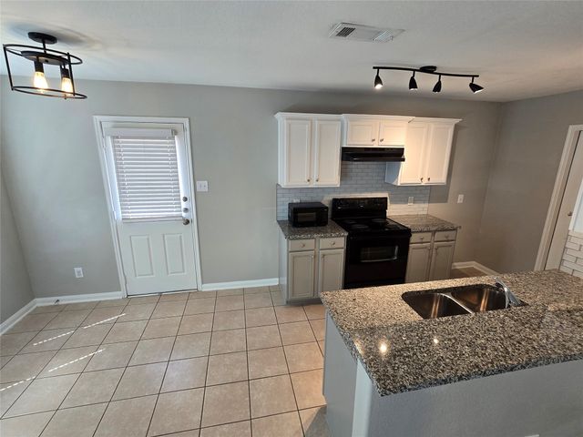 110 Outfitters Court, Newark, TX 76071