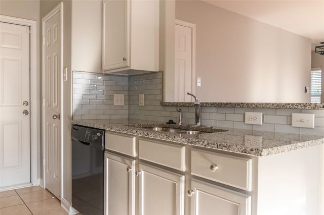 110 Outfitters Court, Newark, TX 76071