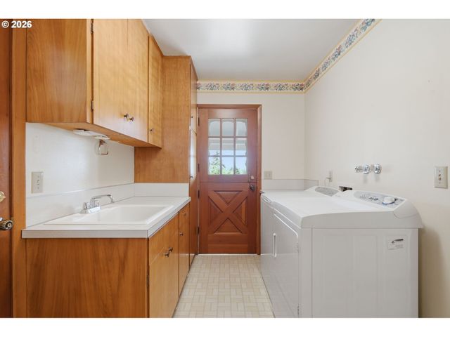 13937 Nw SPRINGVILLE Rd, Portland, OR 97229