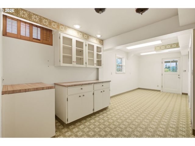 13937 Nw SPRINGVILLE Rd, Portland, OR 97229