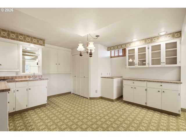 13937 Nw SPRINGVILLE Rd, Portland, OR 97229