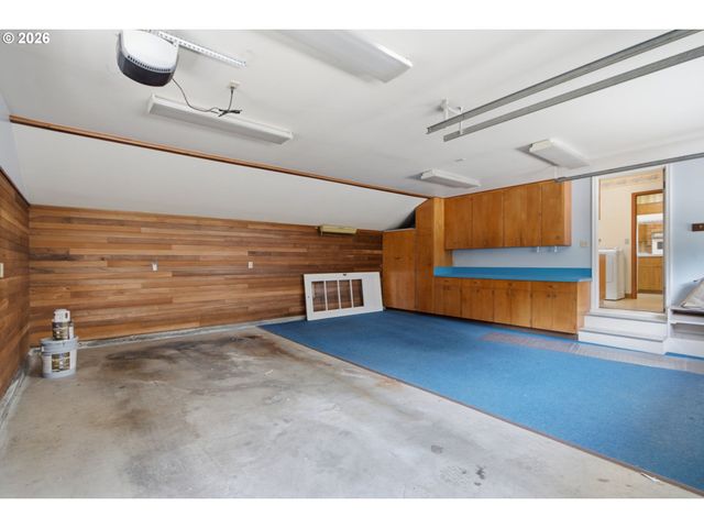 13937 Nw SPRINGVILLE Rd, Portland, OR 97229