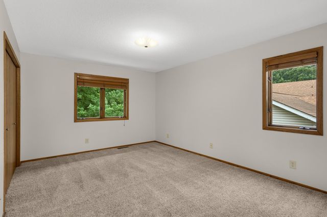 2064 Pin Oak Drive, Eagan, MN 55122