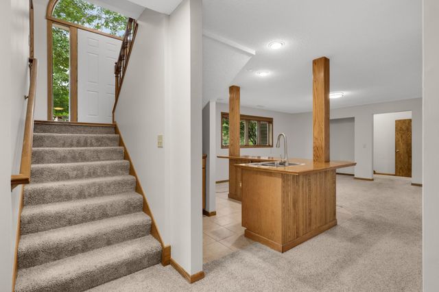 2064 Pin Oak Drive, Eagan, MN 55122