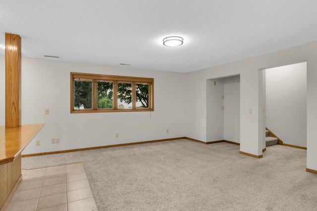 2064 Pin Oak Drive, Eagan, MN 55122