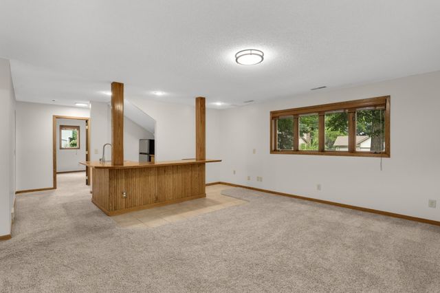 2064 Pin Oak Drive, Eagan, MN 55122