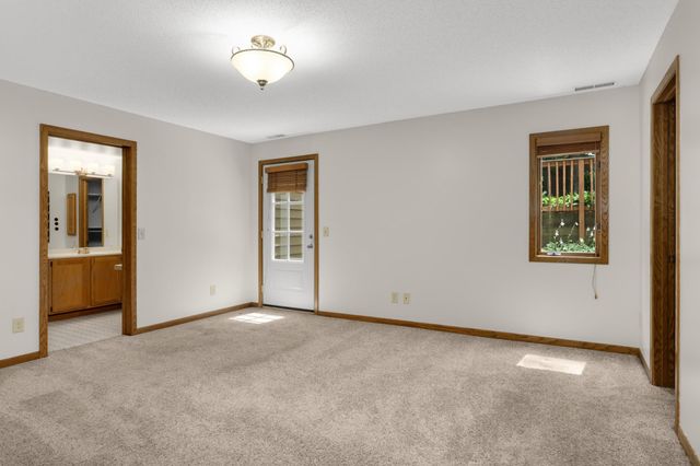 2064 Pin Oak Drive, Eagan, MN 55122