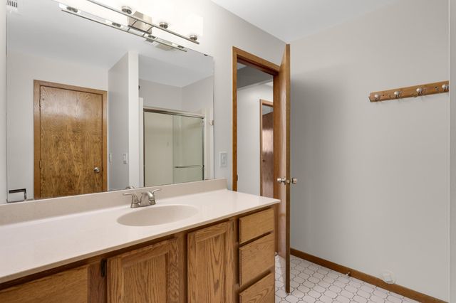 2064 Pin Oak Drive, Eagan, MN 55122