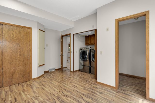 2064 Pin Oak Drive, Eagan, MN 55122