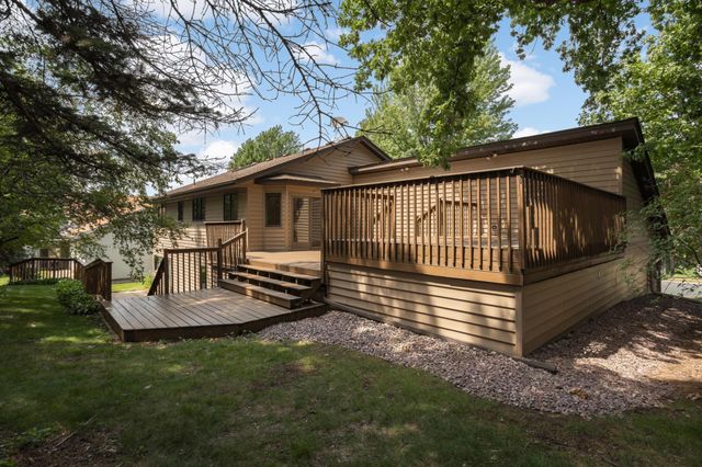 2064 Pin Oak Drive, Eagan, MN 55122