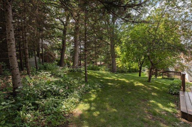 2064 Pin Oak Drive, Eagan, MN 55122