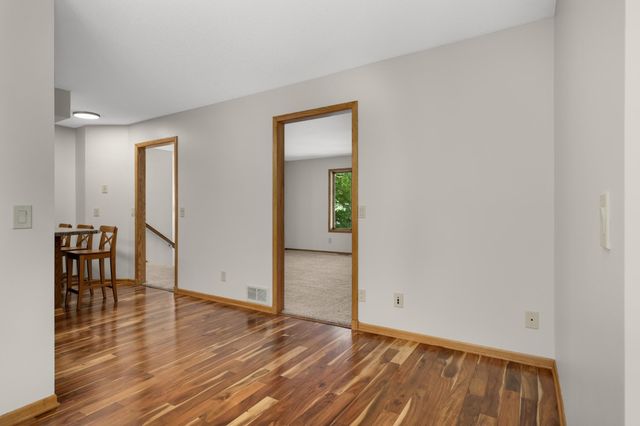 2064 Pin Oak Drive, Eagan, MN 55122