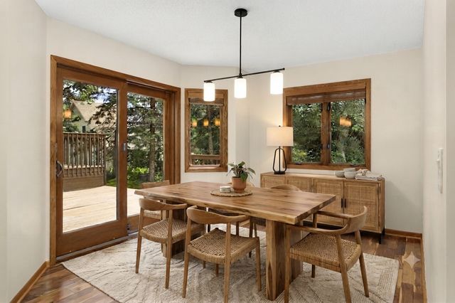 2064 Pin Oak Drive, Eagan, MN 55122