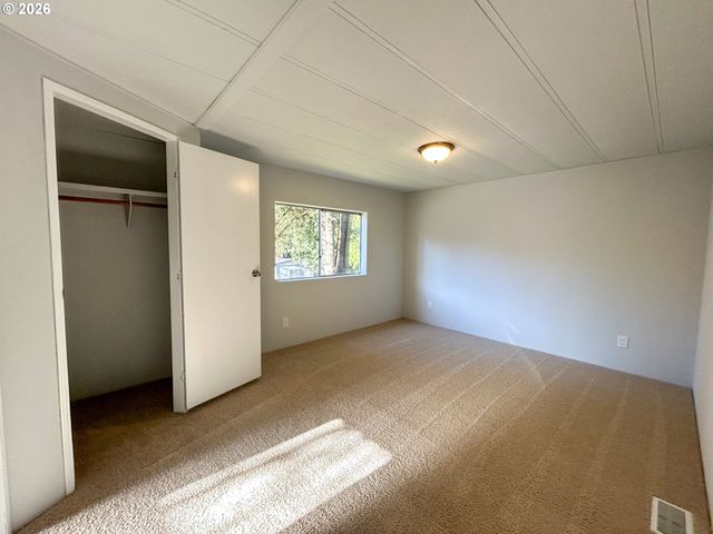 37600 SUNSET St, Sandy, OR 97055