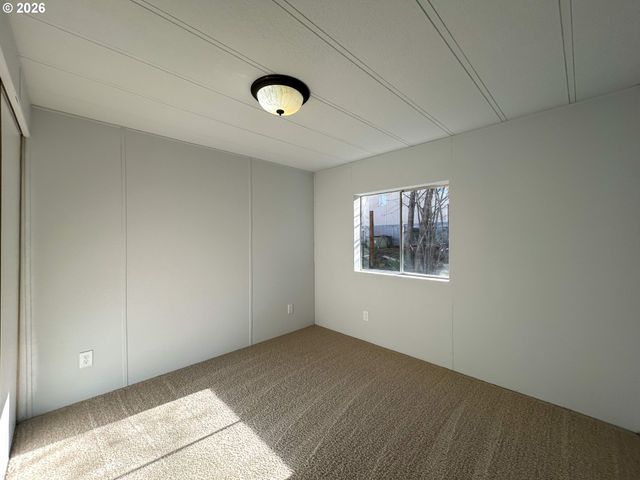 37600 SUNSET St, Sandy, OR 97055