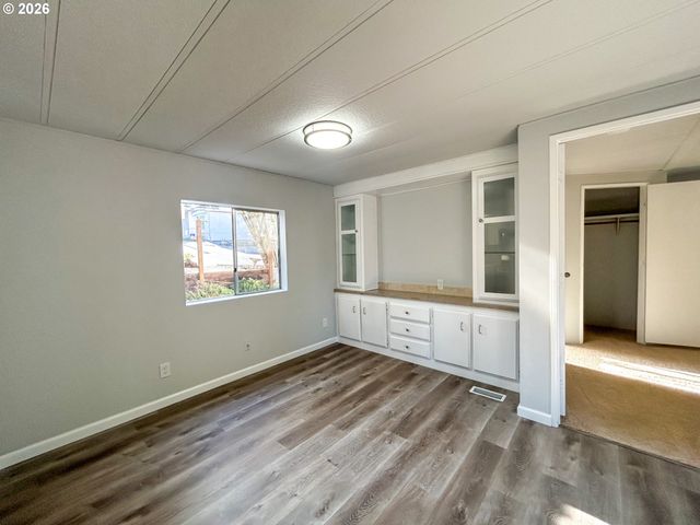 37600 SUNSET St, Sandy, OR 97055