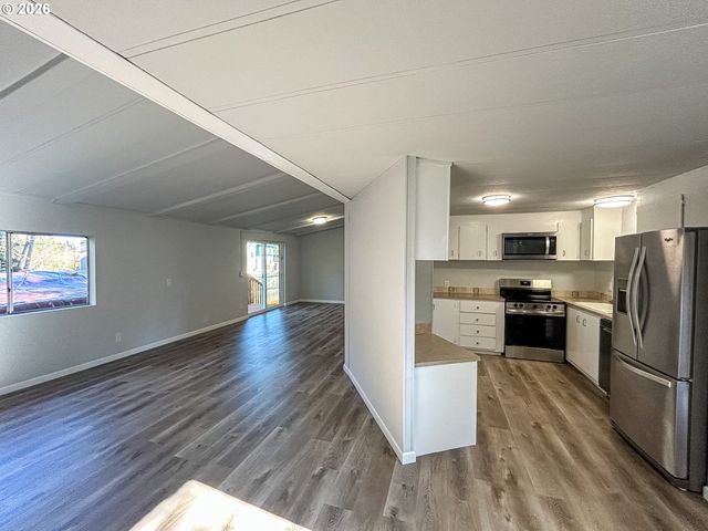 37600 SUNSET St, Sandy, OR 97055