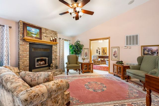31 Lancaster Drive, Bella Vista, AR 72715