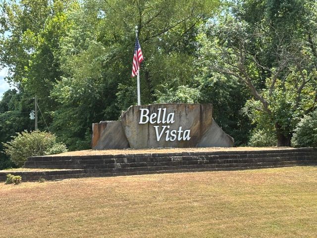 31 Lancaster Drive, Bella Vista, AR 72715