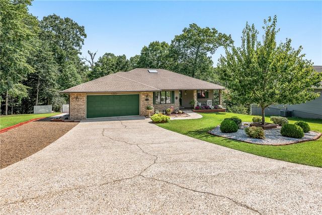 31 Lancaster Drive, Bella Vista, AR 72715