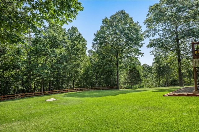 31 Lancaster Drive, Bella Vista, AR 72715