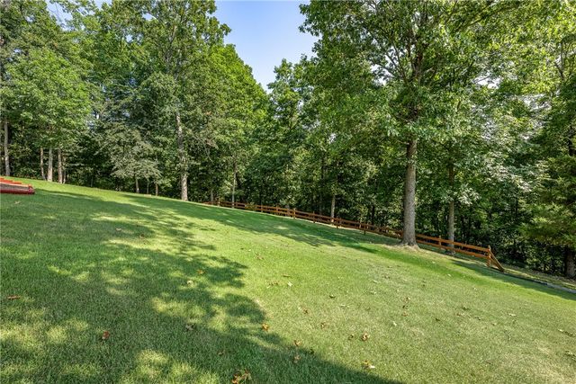 31 Lancaster Drive, Bella Vista, AR 72715