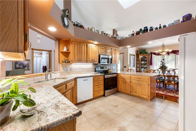 31 Lancaster Drive, Bella Vista, AR 72715