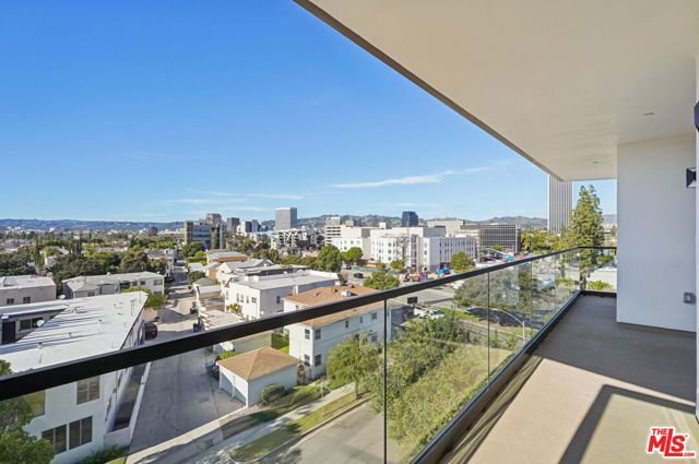 1110 S Spaulding Avenue PH6, Los Angeles, CA 90019