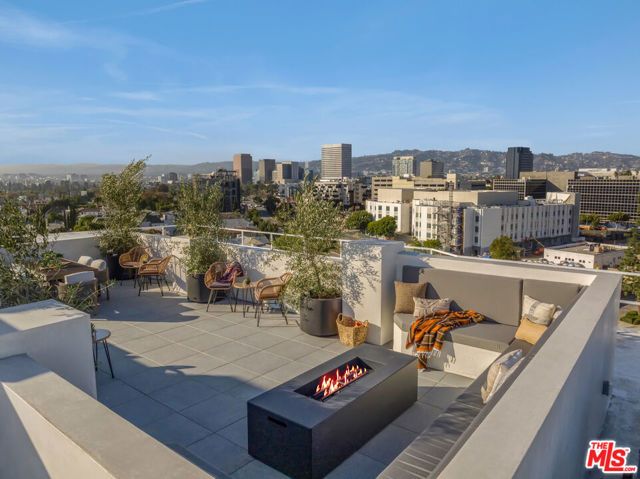 1110 S Spaulding Avenue PH6, Los Angeles, CA 90019