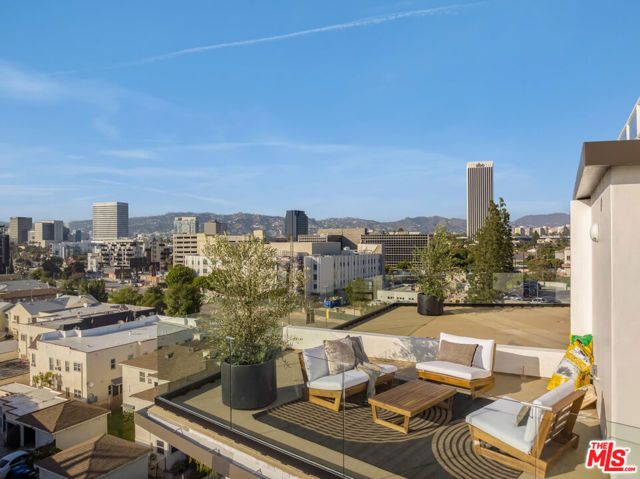 1110 S Spaulding Avenue PH6, Los Angeles, CA 90019