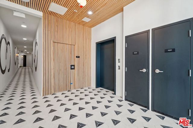 1110 S Spaulding Avenue PH6, Los Angeles, CA 90019