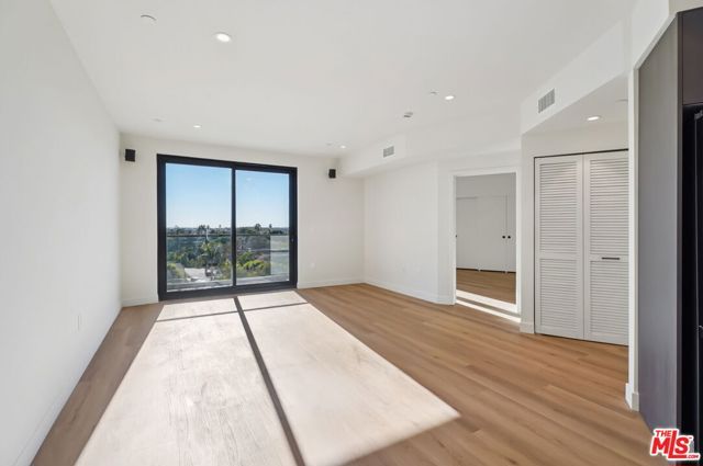 1110 S Spaulding Avenue PH6, Los Angeles, CA 90019