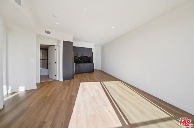 1110 S Spaulding Avenue PH6, Los Angeles, CA 90019