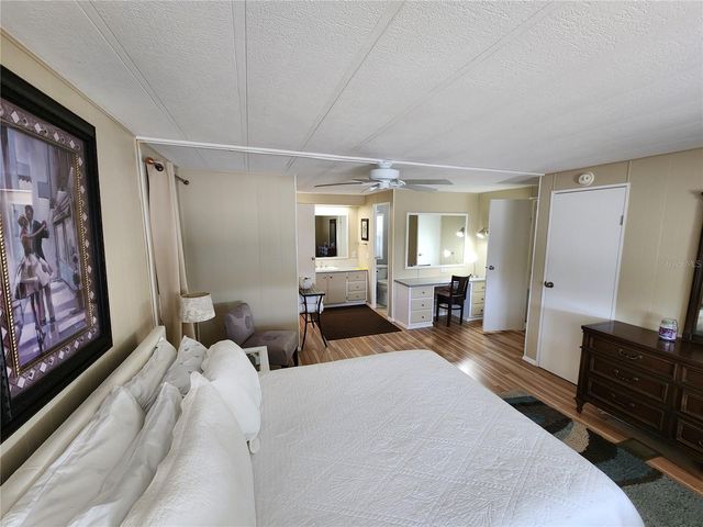 808 53RD AVENUE E 223, Bradenton, FL 34203
