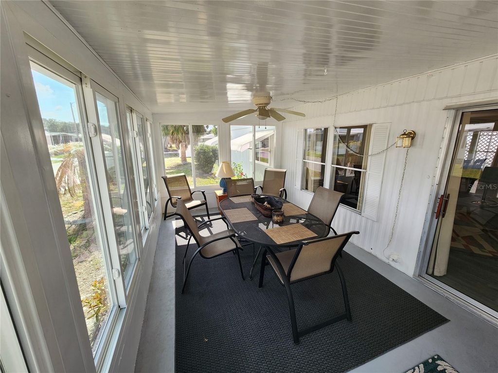 Image 11 of property listing at 808 53RD AVENUE E 223, Bradenton, FL 34203