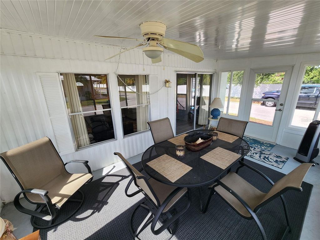 Image 13 of property listing at 808 53RD AVENUE E 223, Bradenton, FL 34203